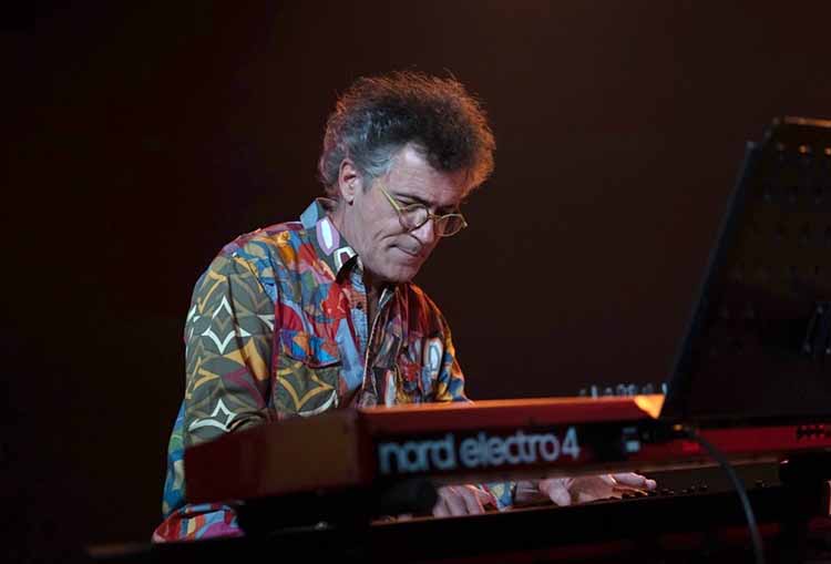 Sylvain Duthuillé : piano et orgue. Sylvain Duthuillé : piano et orgue.